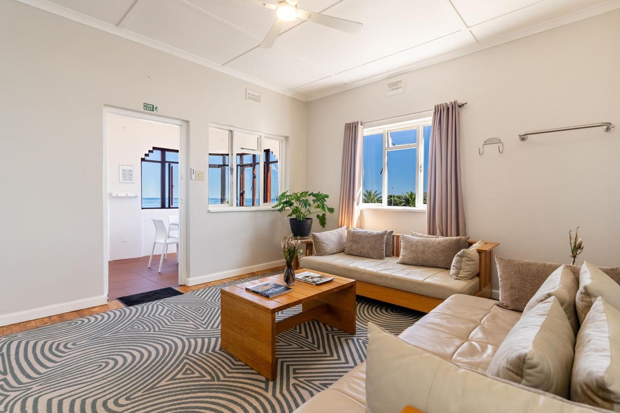 Tidal Pool Apartments - Camps Bay Le Cap Extérieur photo