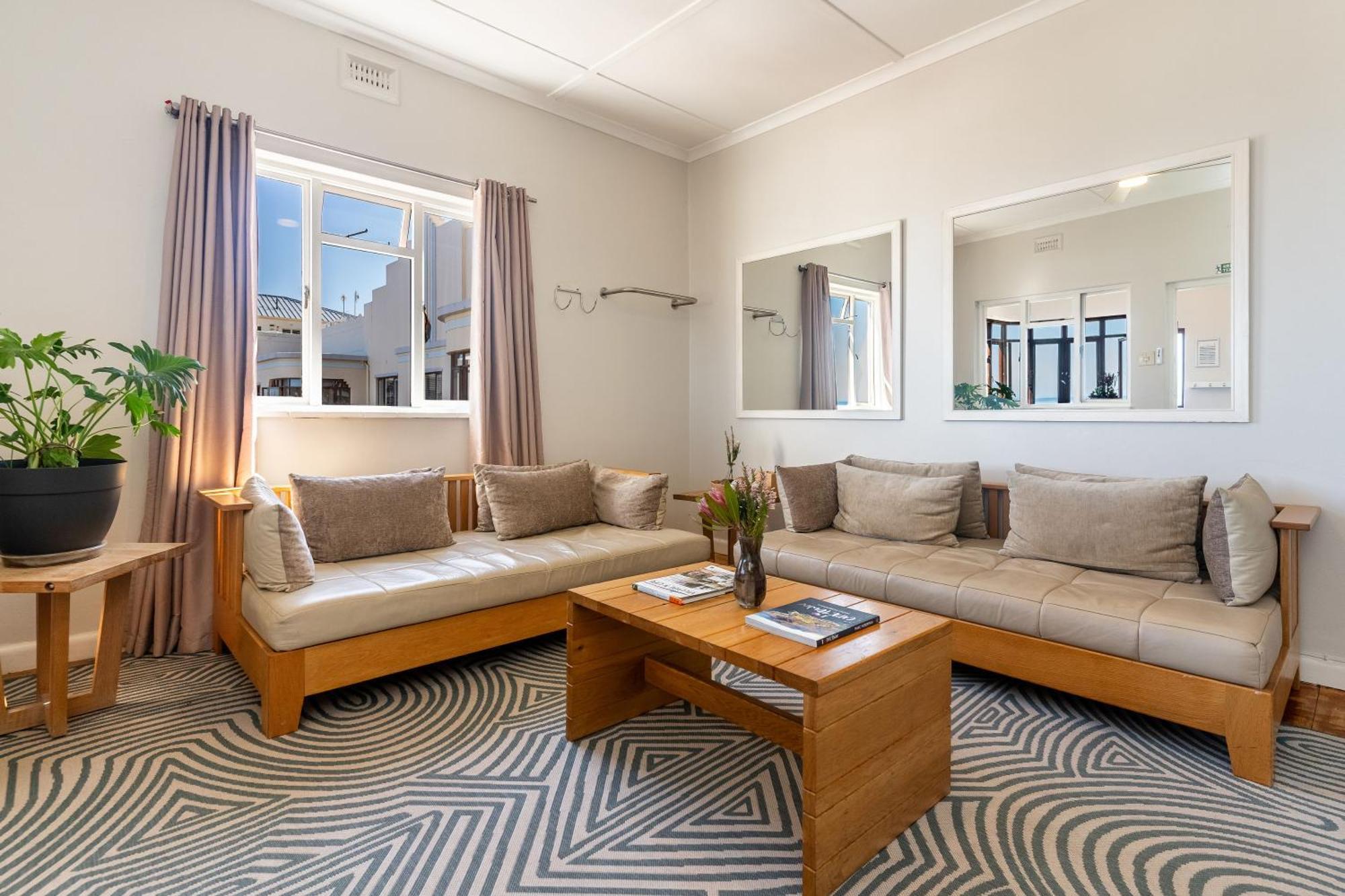 Tidal Pool Apartments - Camps Bay Le Cap Extérieur photo
